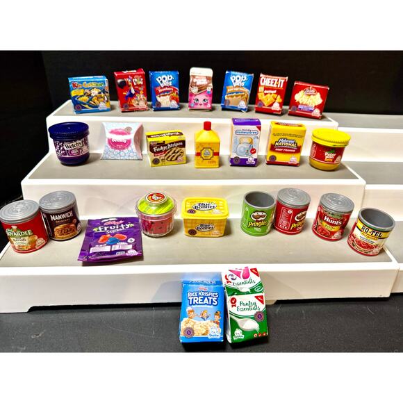 Shopkins Real Littles Micro Mart 25 pieces preowned - Picture 1 of 5